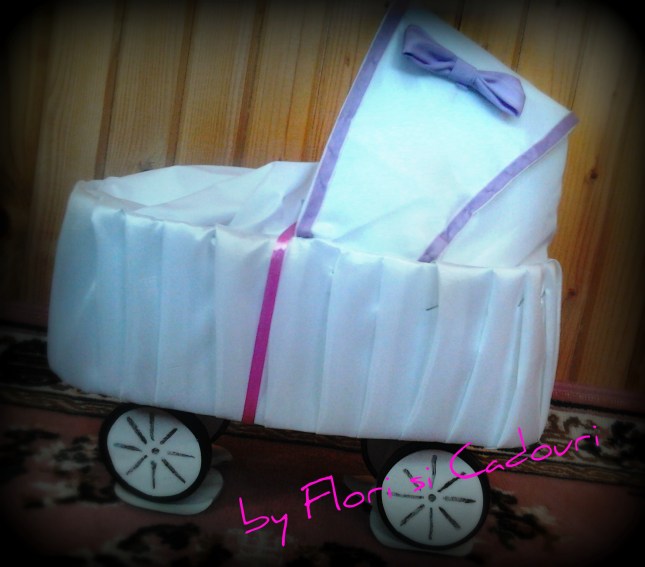 casuta de dar; cadou; bebe; botez