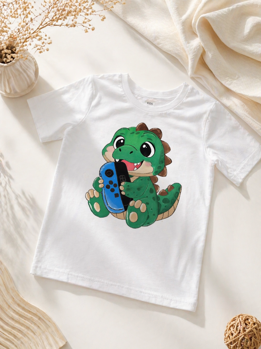 Tricou pictat manual